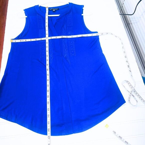 Cable & Gauge | Bright Winter Cobalt |Women's Sleeveless Embroidered Top Size M. - Picture 7 of 9